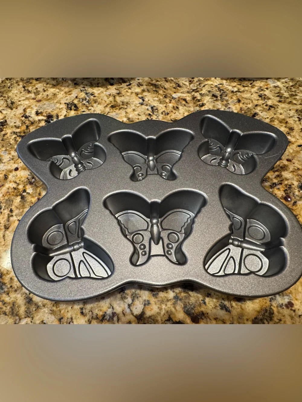 Nordicware Butterfly Cakelet 6 Portion/ 3 Cup  Heavy Duty Cast Pan